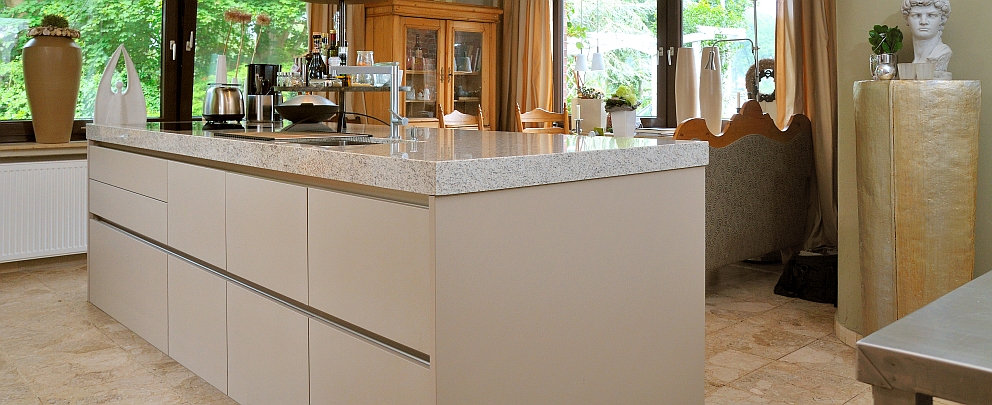 Küche ohne Sockel - Küchenkompass